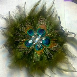 Gorgeous Peacock Brooch/Hairpiece. Great for Bellydancers/Entertainers!